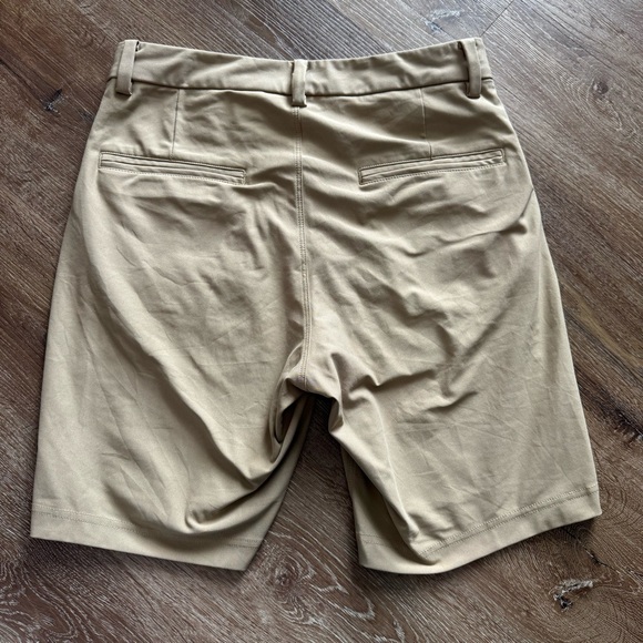 Lululemon Commission Short Slim *Chino 9" - Picture 6 of 8